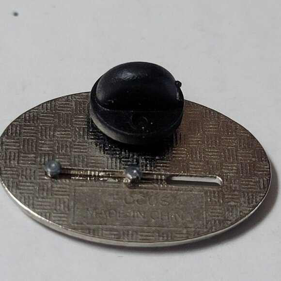 KALALOCH LODGE ALASKA TRAVEL PIN Bear moves p09 - Picture 3 of 4